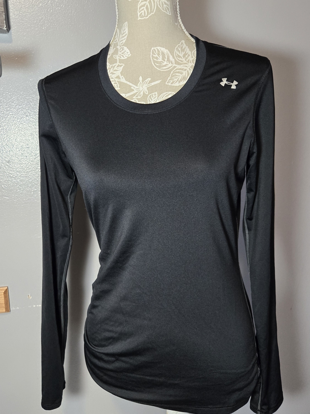 Under Armour Black Women’s Long Sleeve Crew Neck Performance Tee